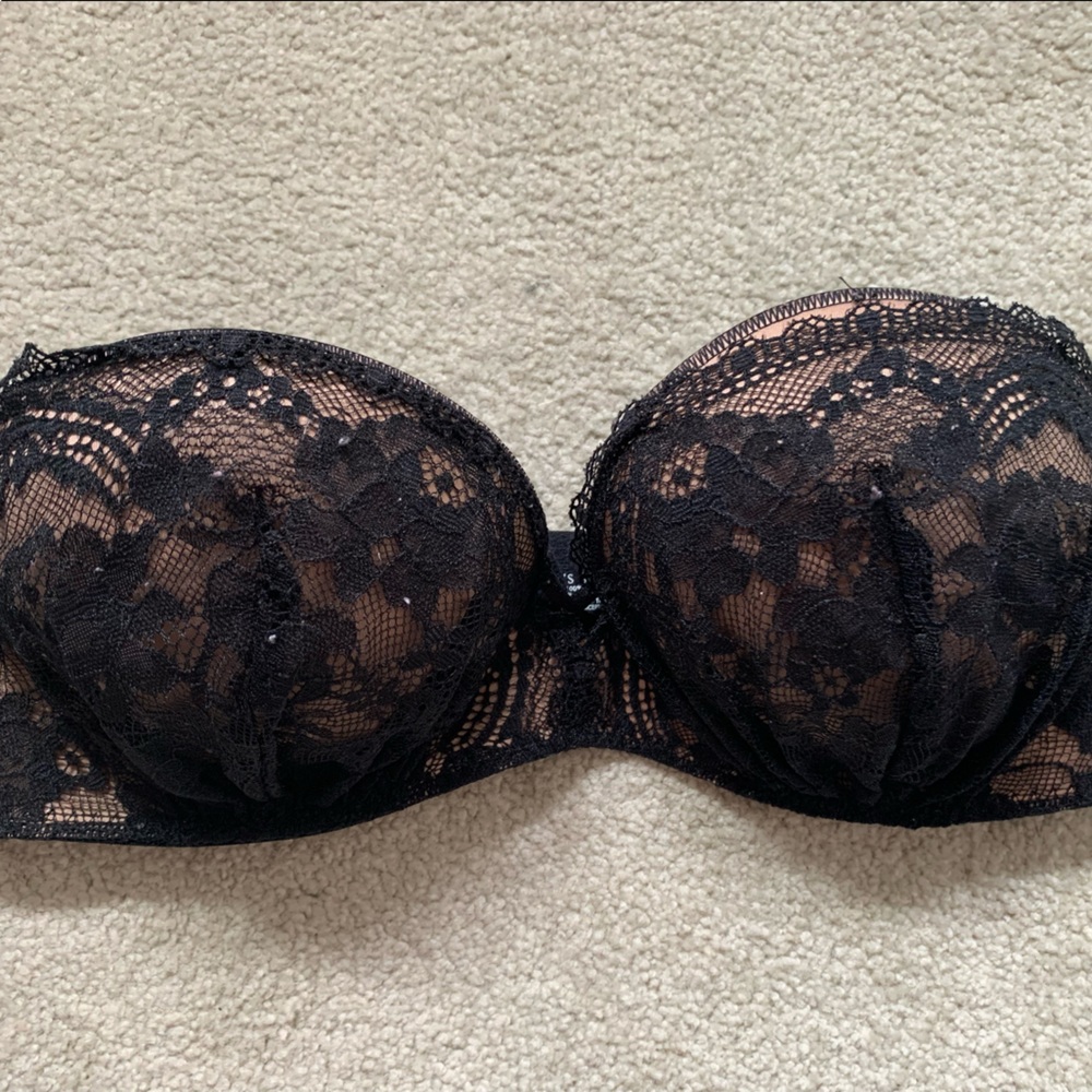Victoria’s Secret bombshell strapless push up bra